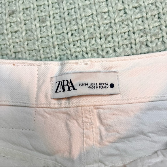 ZARA HIGH WAISTED DISTRESSED WHITE JEANS BOYFRIEND FIT - Picture 3 of 6